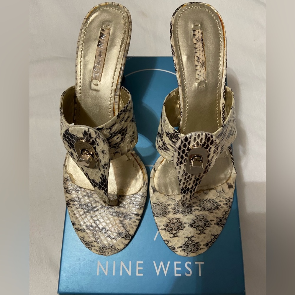 Nine West snakeskin heel with metal embellishments 8-1/2 M